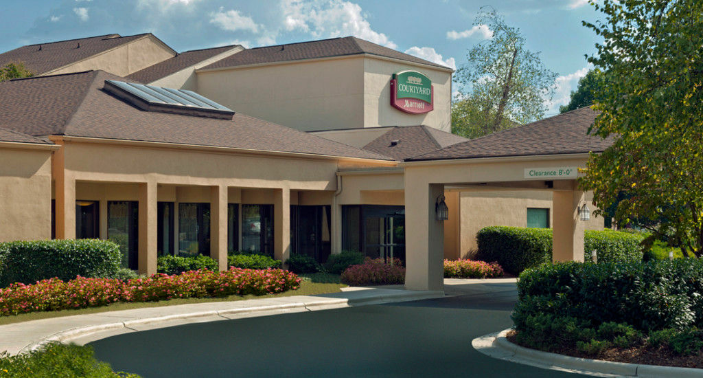 Hotel Courtyard Charlotte Arrowood Exterior foto